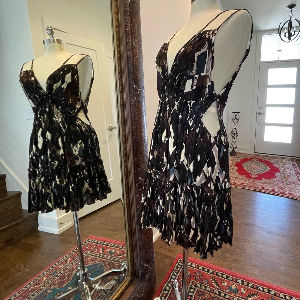 Three people🌙 Cut out Sun dress medium